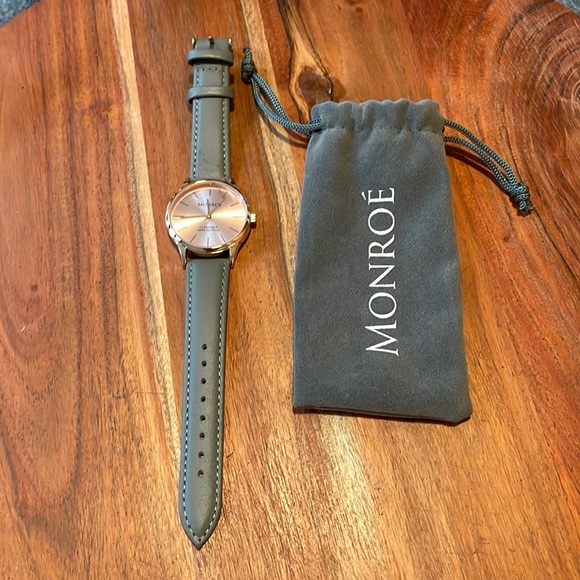 Monroe Accessories - NWOT Monroe Classique Watch In Sunburst Solerose